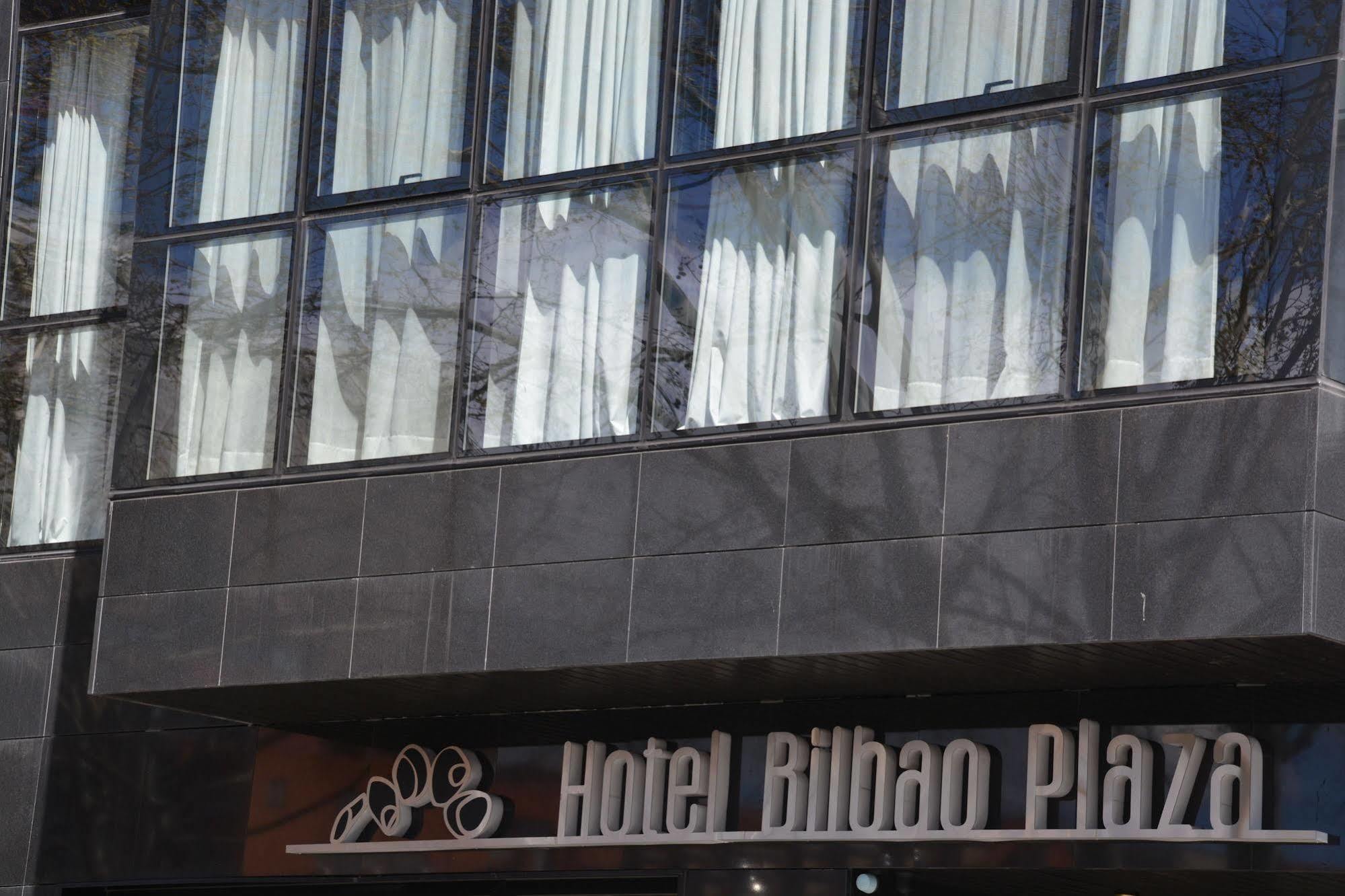 Hotel Bilbao Plaza Exterior foto